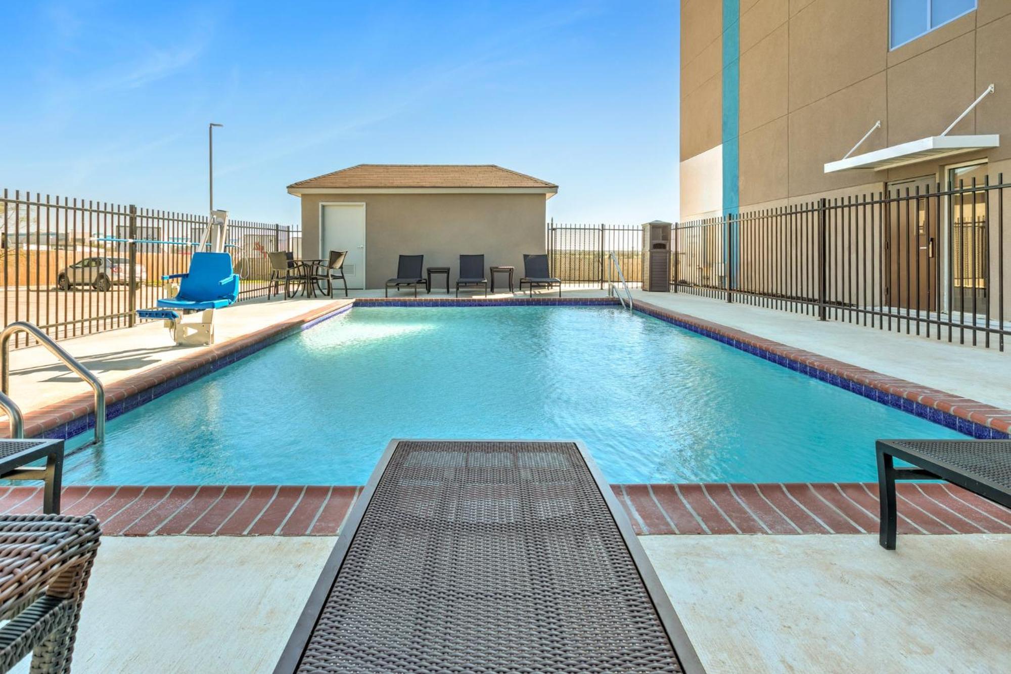 Hotel Express - East I-10 By Ihg San Antonio