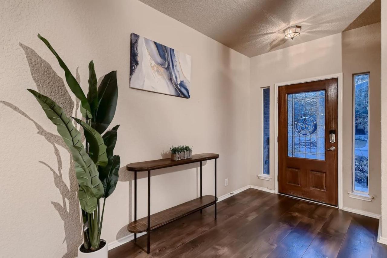 Lxry 4 Bedroom Heated Pool, Spa, Near Attrns