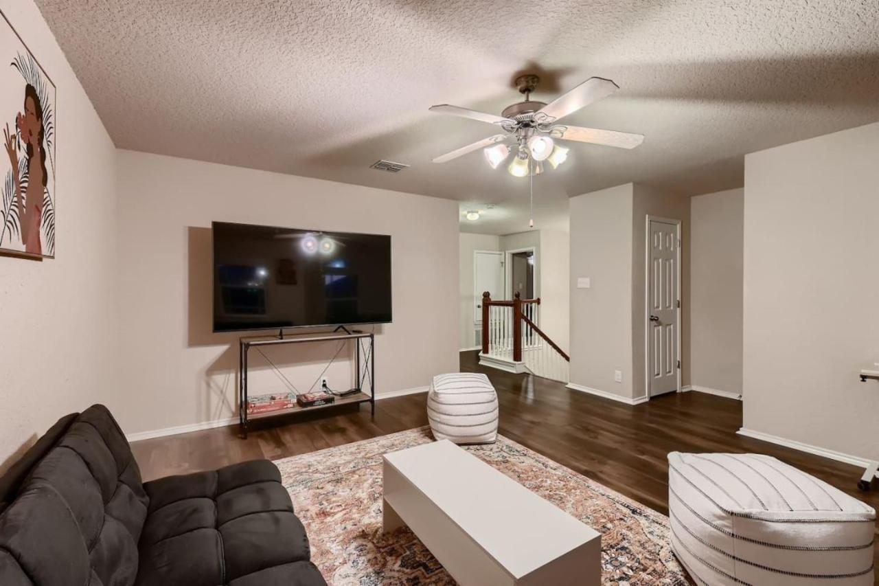 Lxry 4 Bedroom Heated Pool, Spa, Near Attrns