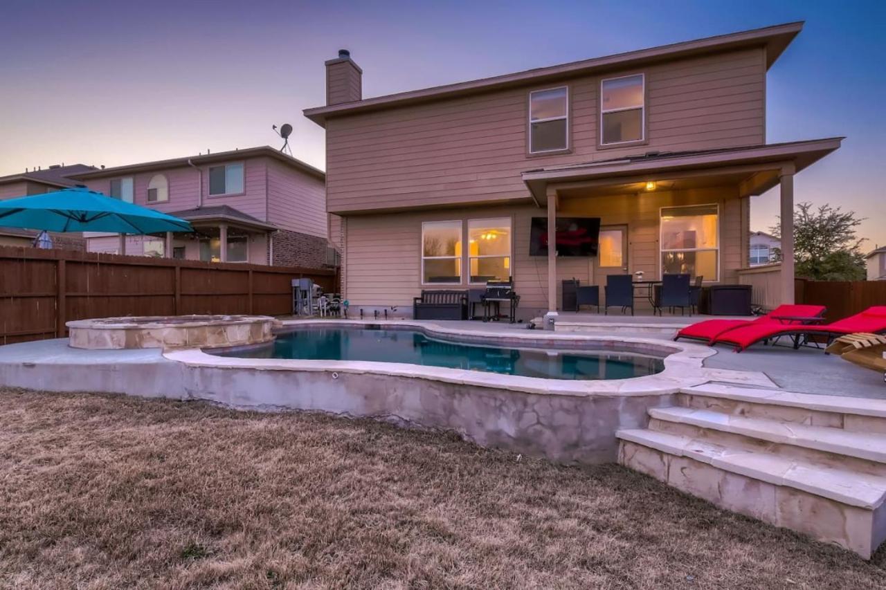 Lxry 4 Bedroom Heated Pool, Spa, Near Attrns