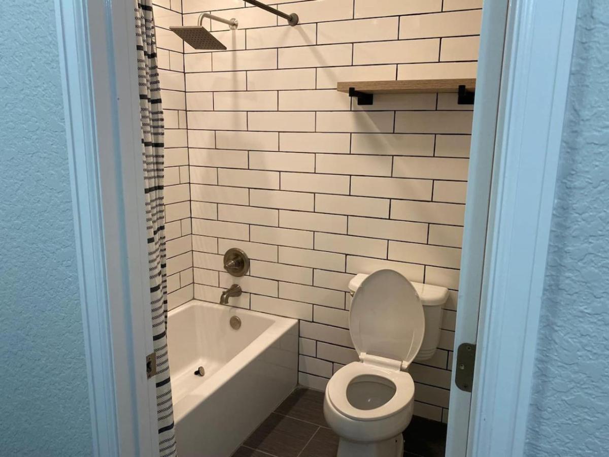 Lush, Spacious 5-bdr Near Attrns * San Antonio