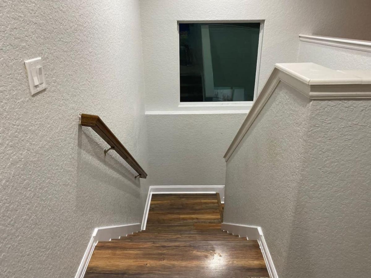 Lush, Spacious 5-bdr Near Attrns San Antonio