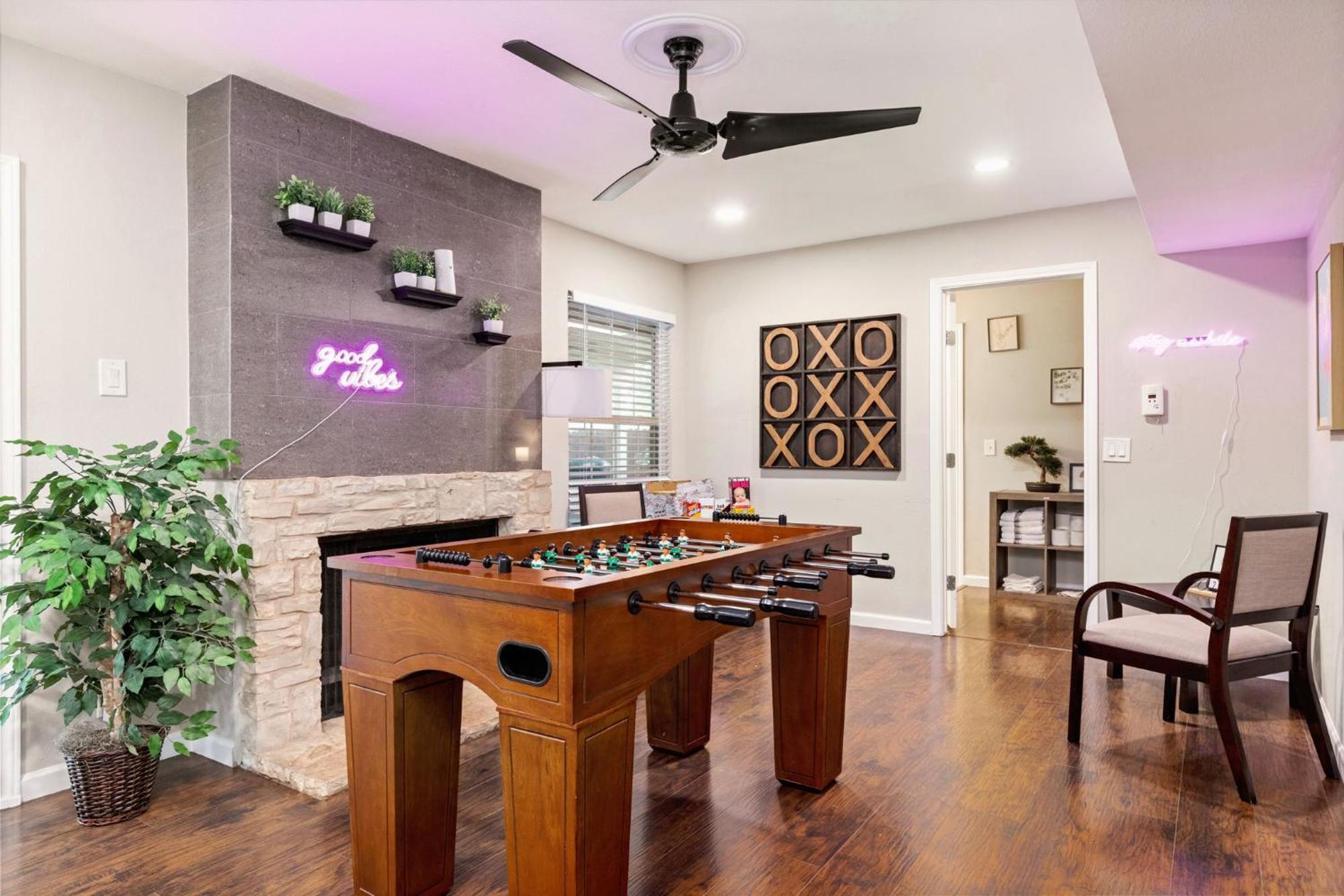 Spacious 4 Bedroom With Pool-minutes To Seaworld!
