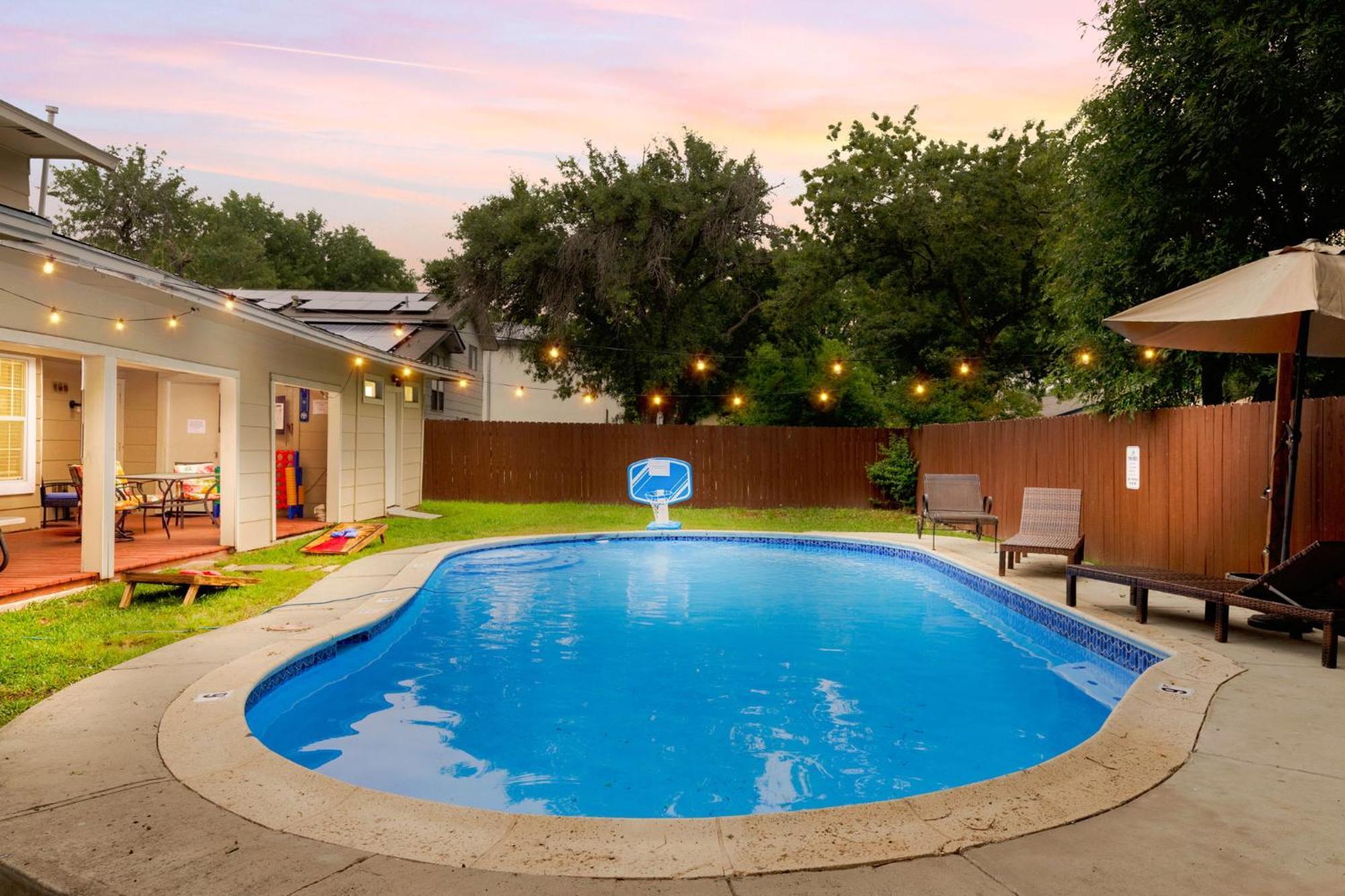 Spacious 4 Bedroom With Pool-minutes To Seaworld! San Antonio