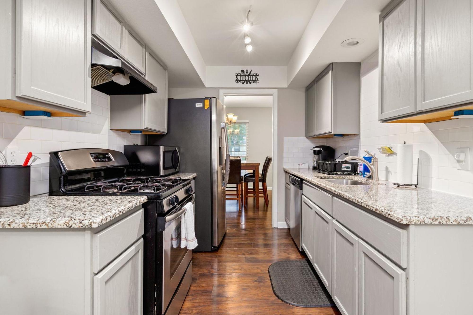 Spacious 4 Bedroom With Pool-minutes To Seaworld! San Antonio