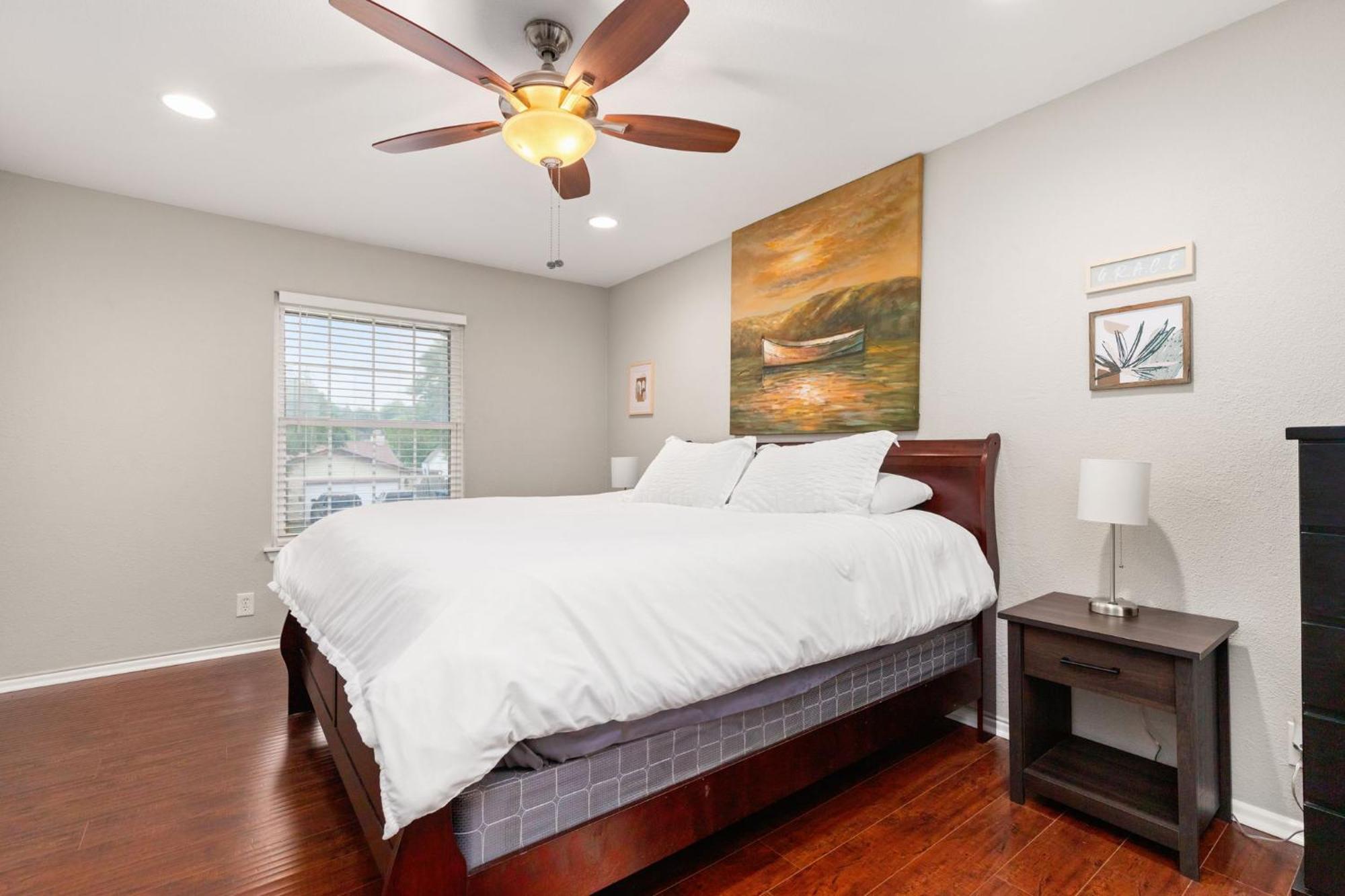 Spacious 4 Bedroom With Pool-minutes To Seaworld!
