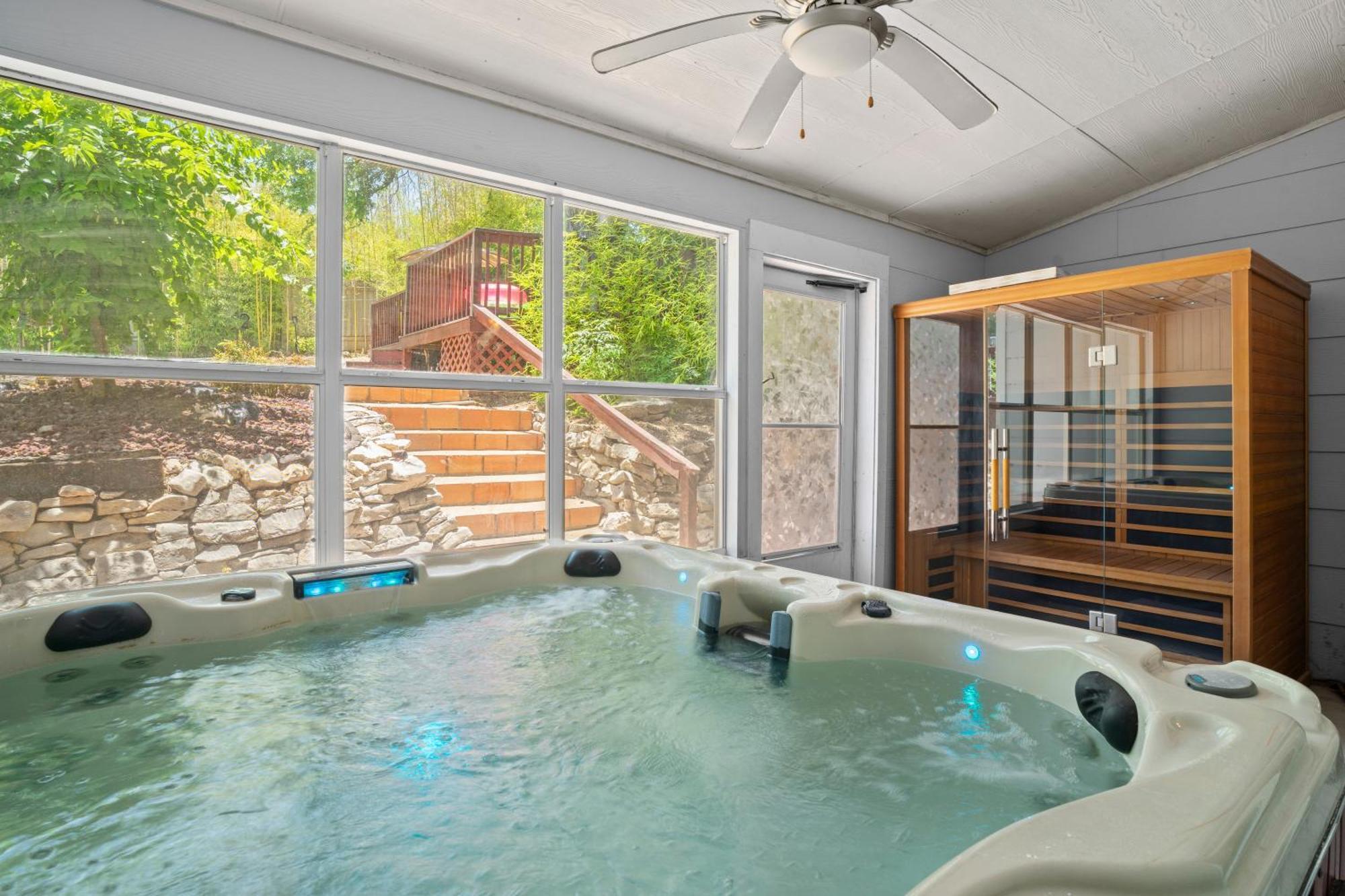 Holiday home Bamboo Oasis-relaxing Hot Tub-family Time San Antonio