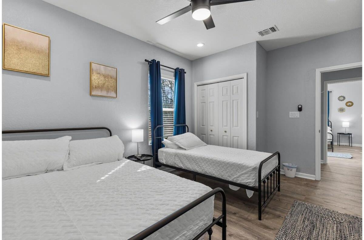 Retreat To A Brand-new Downtown 4br3ba *