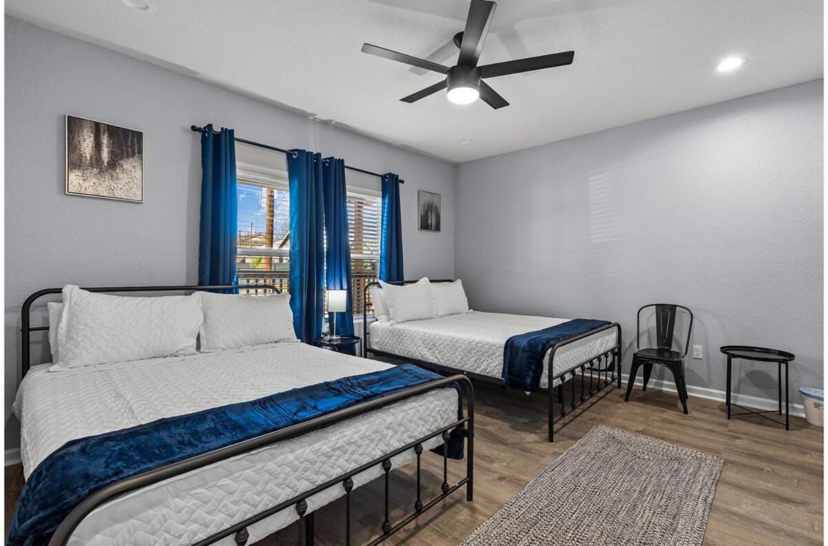 Retreat To A Brand-new Downtown 4br3ba * San Antonio