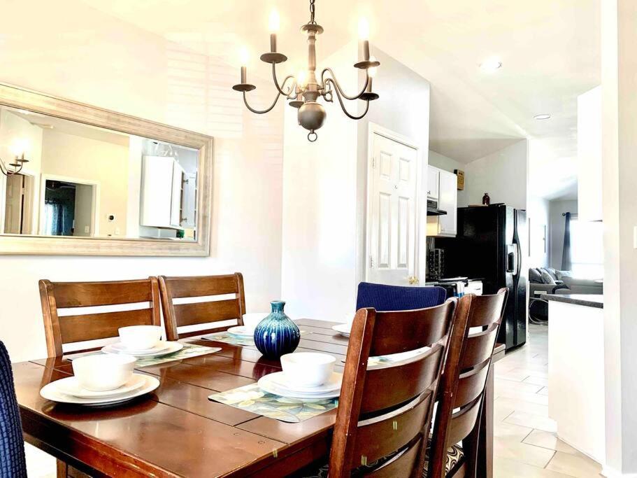 Modern Updates - Great Location - King Bed- Bmt * San Antonio