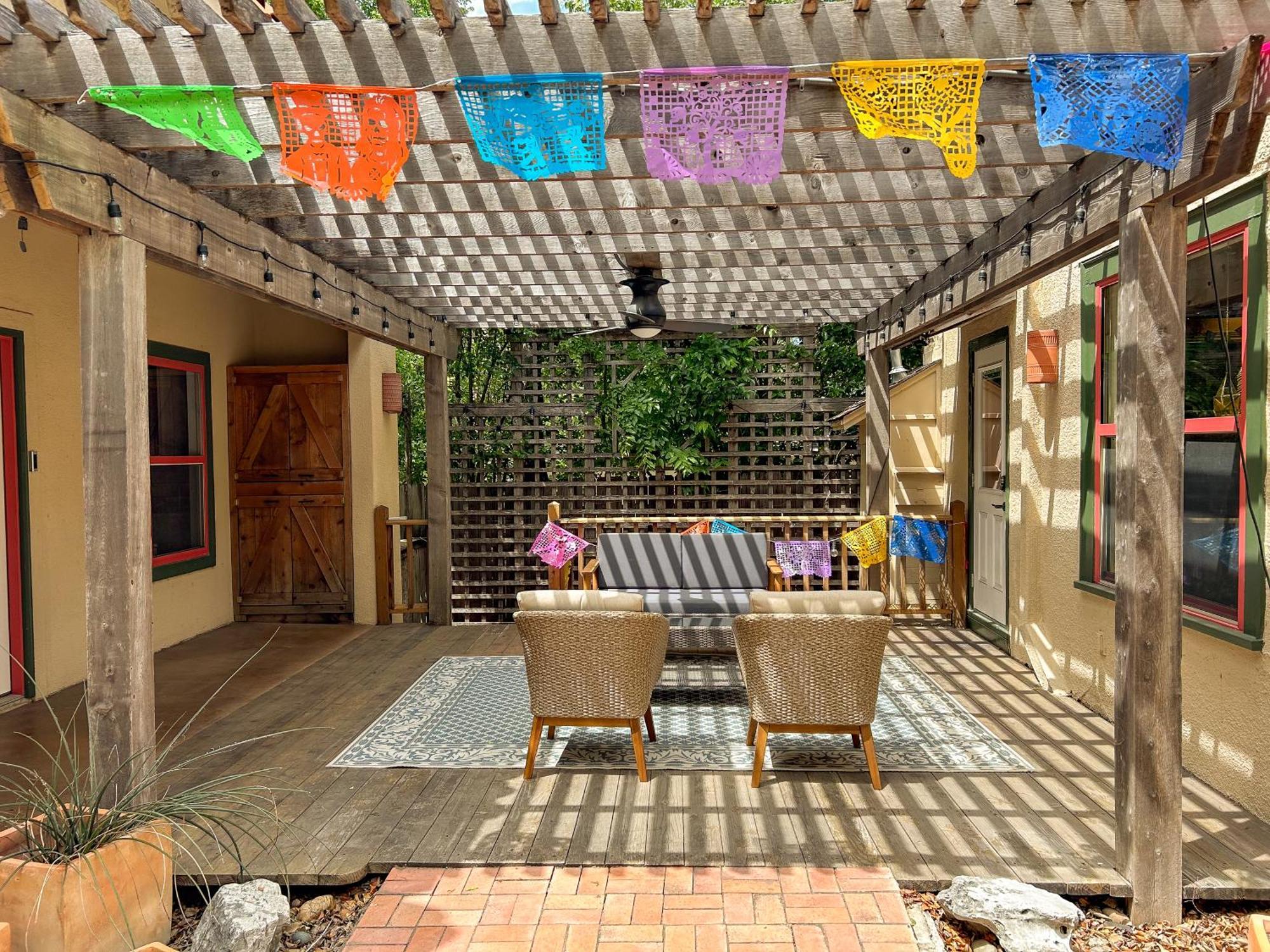 1br 1ba Sa Casita W Full Kitchen & Patio Apartment *