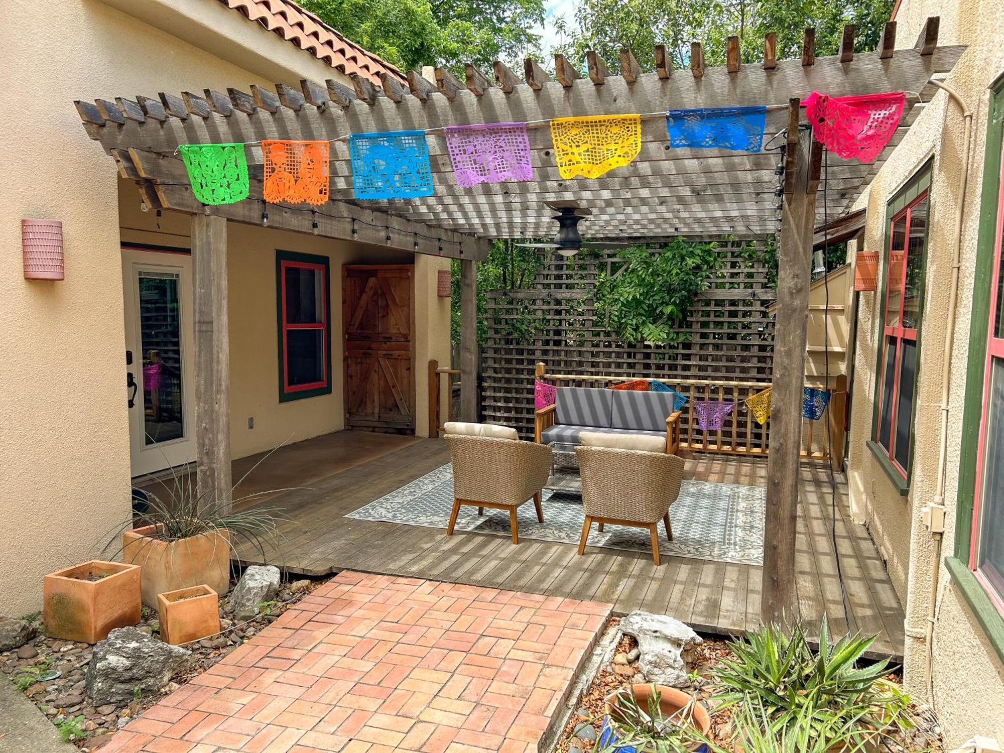 1br 1ba Sa Casita W Full Kitchen & Patio Apartment *