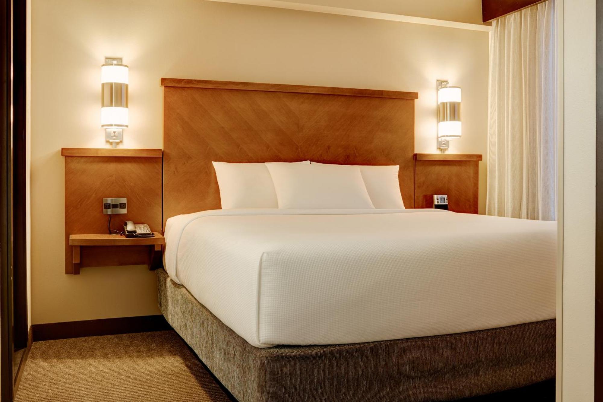 Hyatt Place Airport/quarry Market 3*