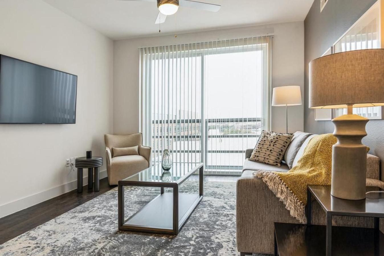 Landing At Agave - 1 Bedroom In Downtown Apartment *