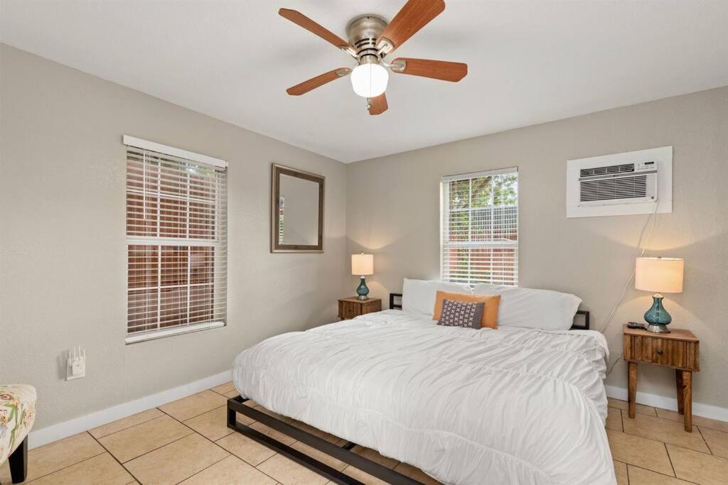 Holiday home Downtown 5bdrm With Pool & Huge Outdoor Space San Antonio