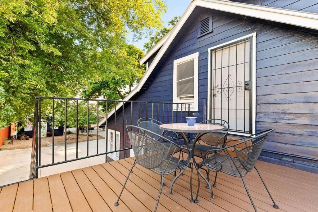 Downtown 5bdrm With Pool & Huge Outdoor Space *