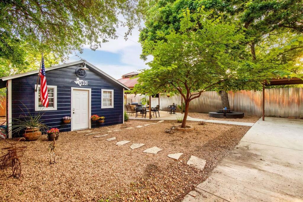 Downtown 5bdrm With Pool & Huge Outdoor Space *