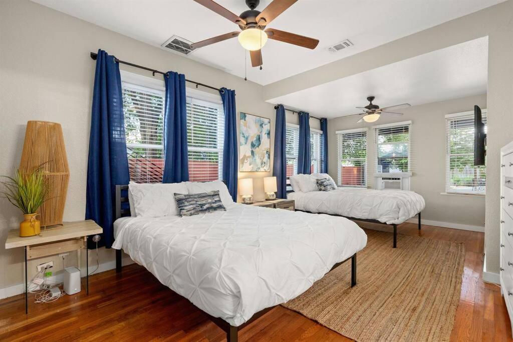 Downtown 5bdrm With Pool & Huge Outdoor Space Holiday home *