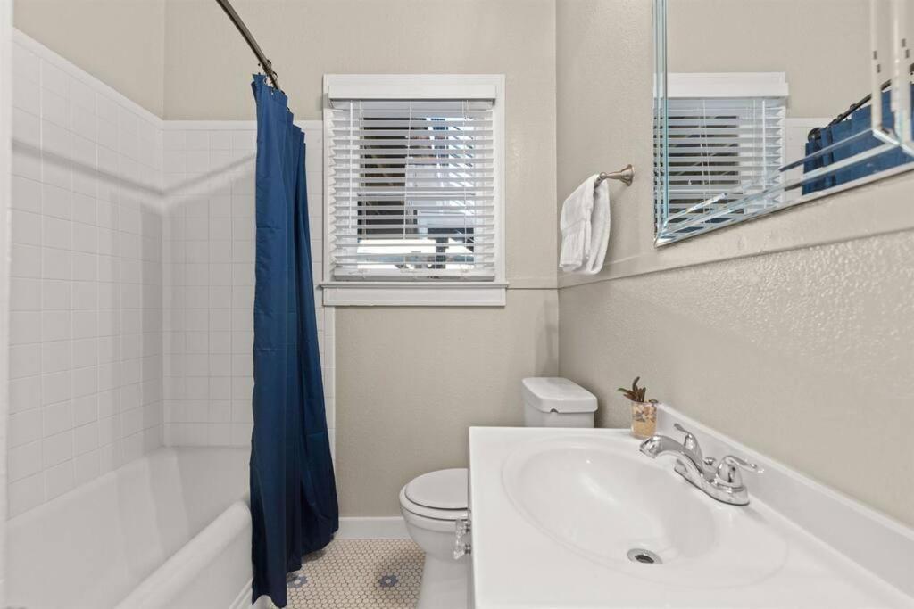 Holiday home Downtown 5bdrm With Pool & Huge Outdoor Space