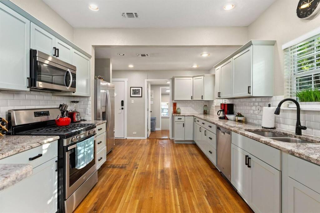 Holiday home Downtown 5bdrm With Pool & Huge Outdoor Space San Antonio