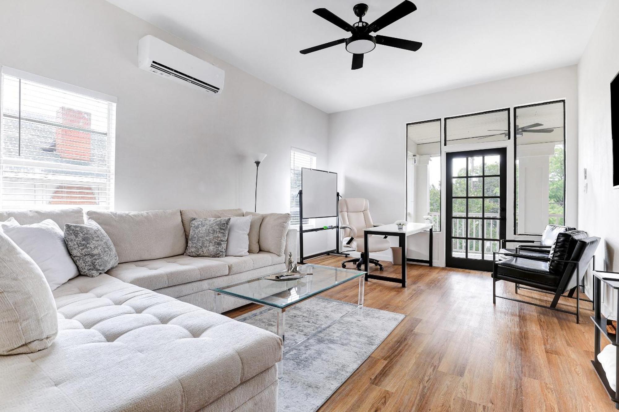 Modern Flat Nr Dt River Walk Zoo Wifi Bbq Desk Apartment