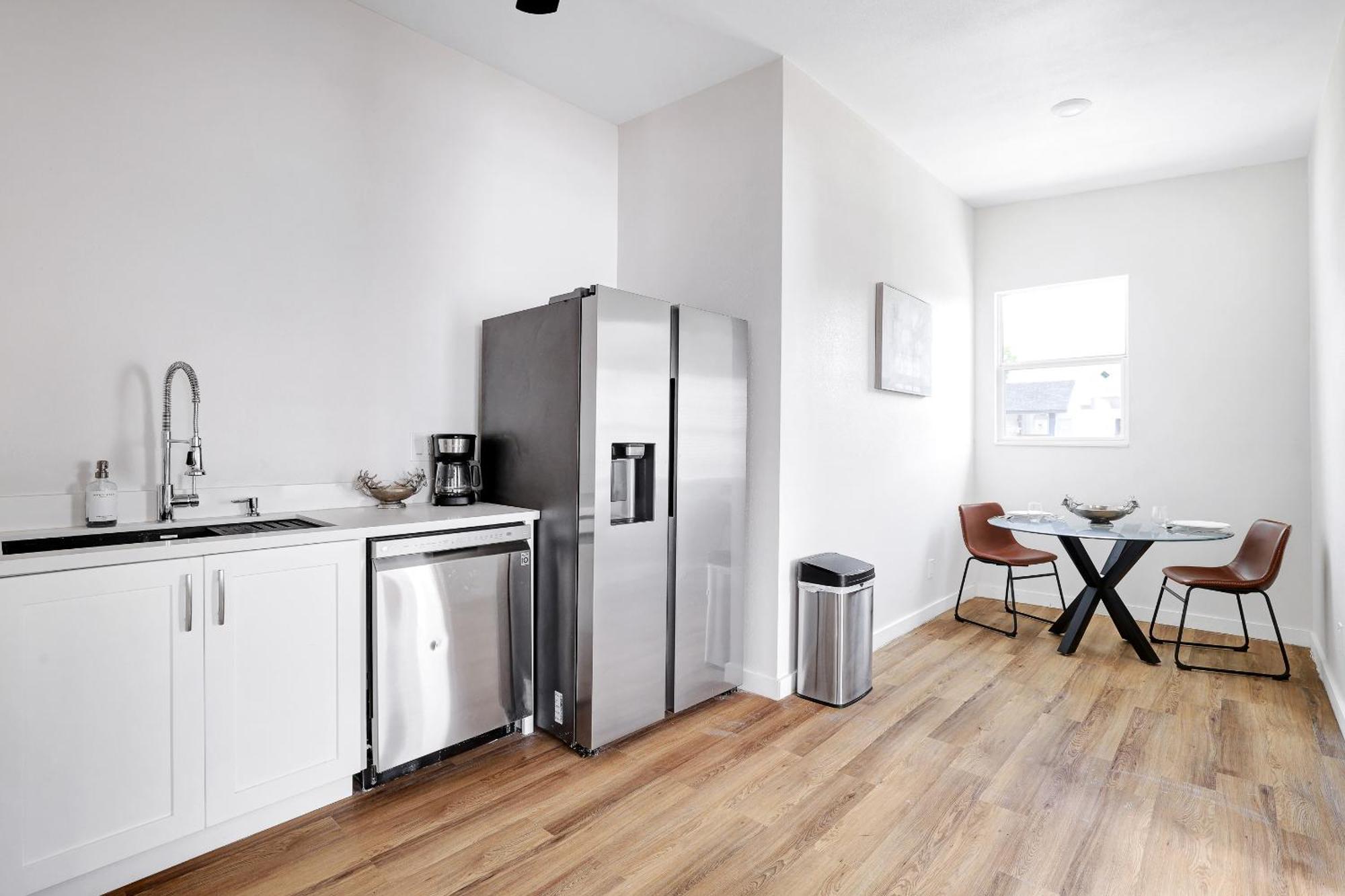 Modern Flat Nr Dt River Walk Zoo Wifi Bbq Desk * San Antonio