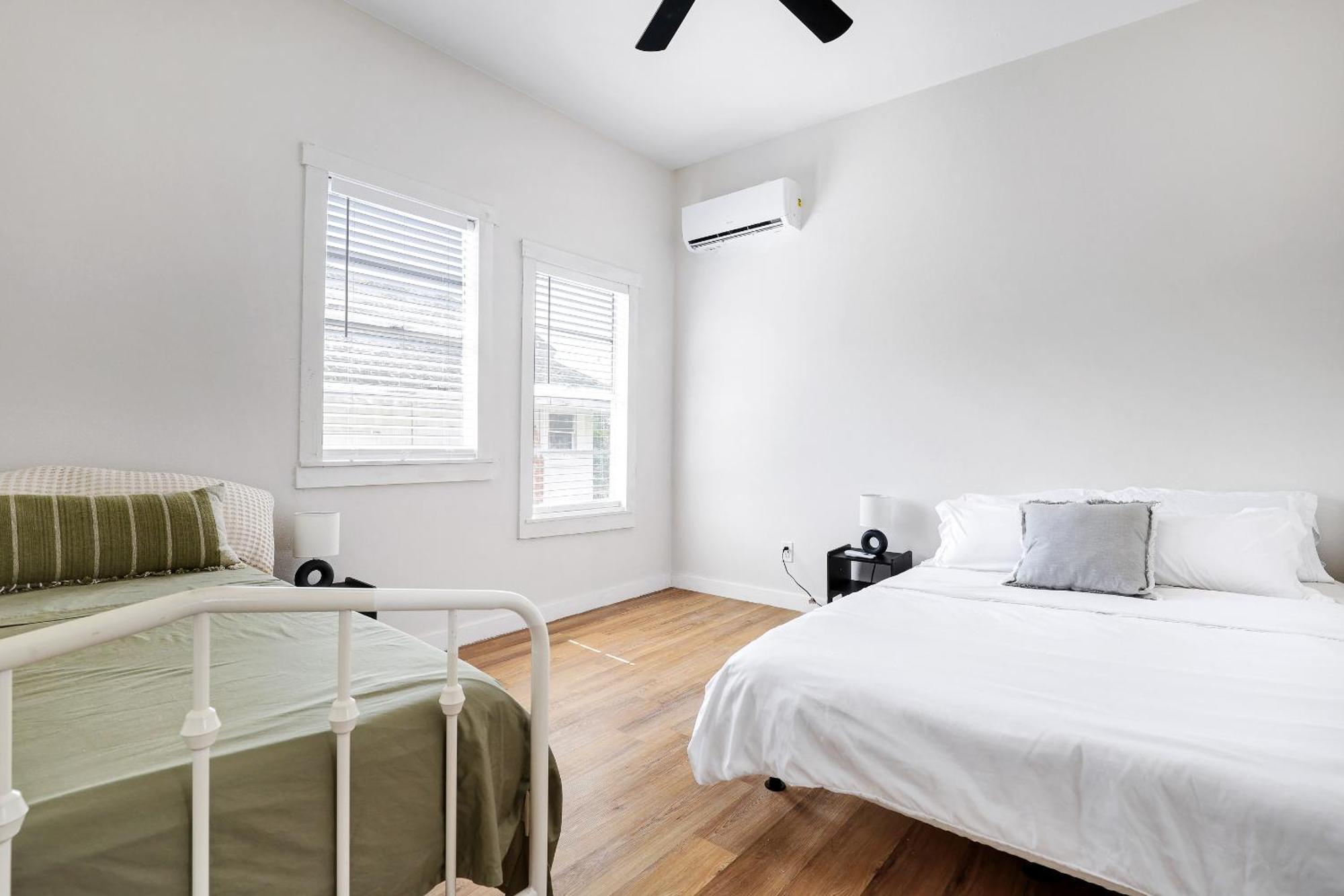 Modern Flat Nr Dt River Walk Zoo Wifi Bbq Desk Apartment