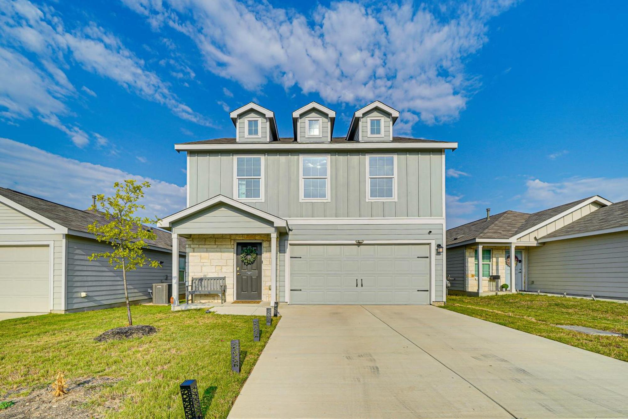 Spacious About 10 Mi To Downtown! Holiday home *