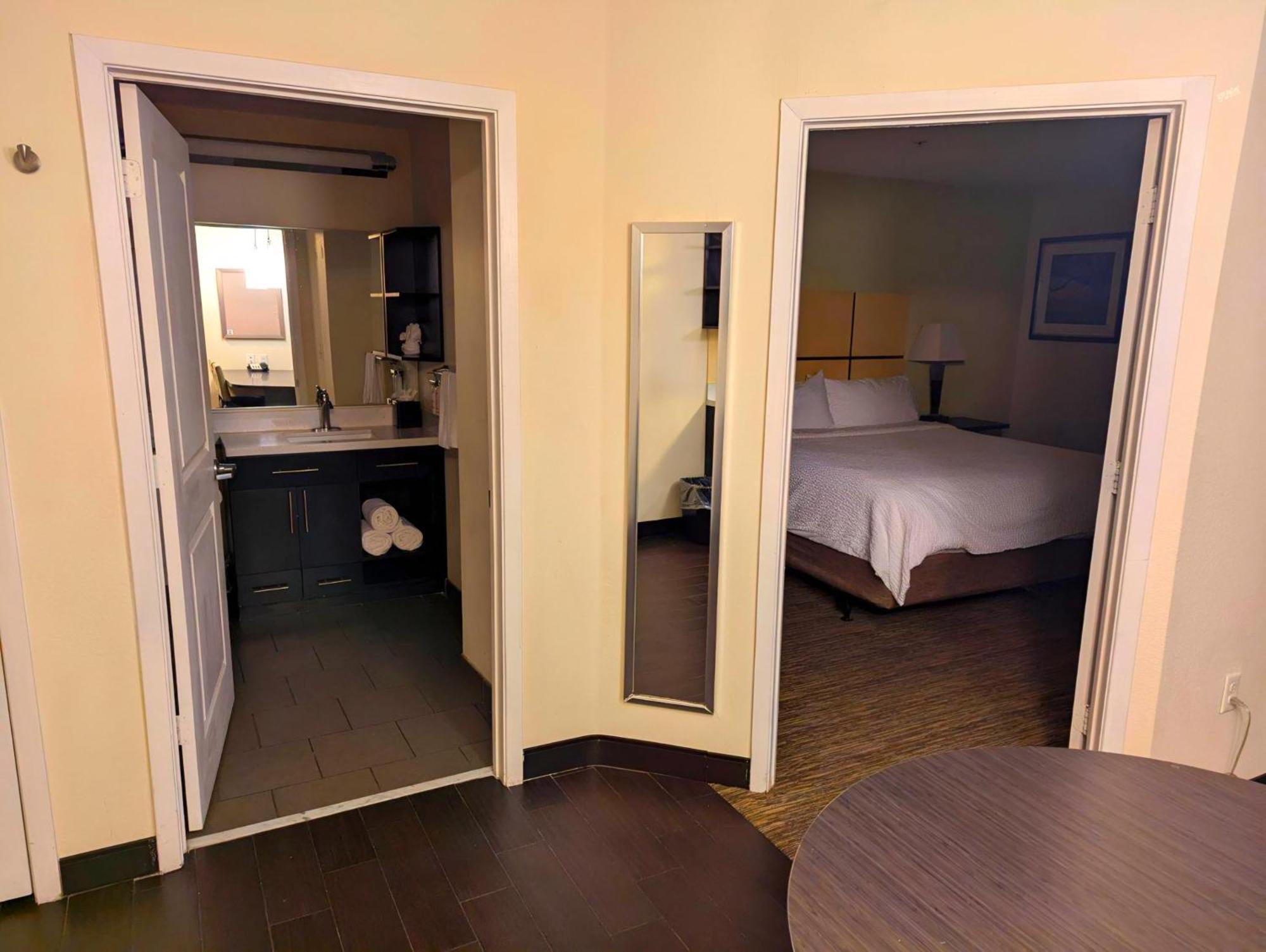 Hotel Candlewood Airport By Ihg San Antonio