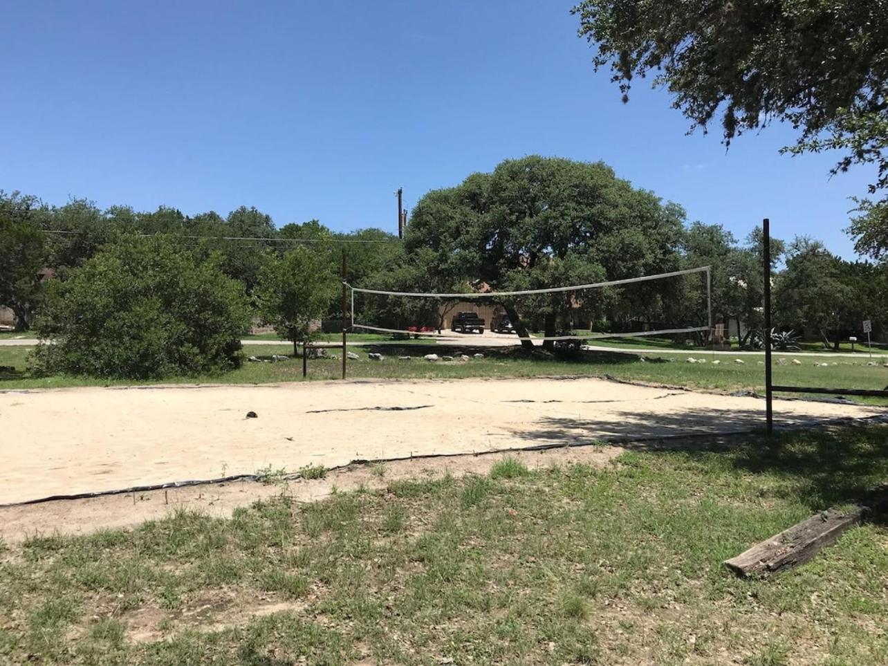 Pool, Gameroom & Minigolf Enchanting Texas Holiday home *