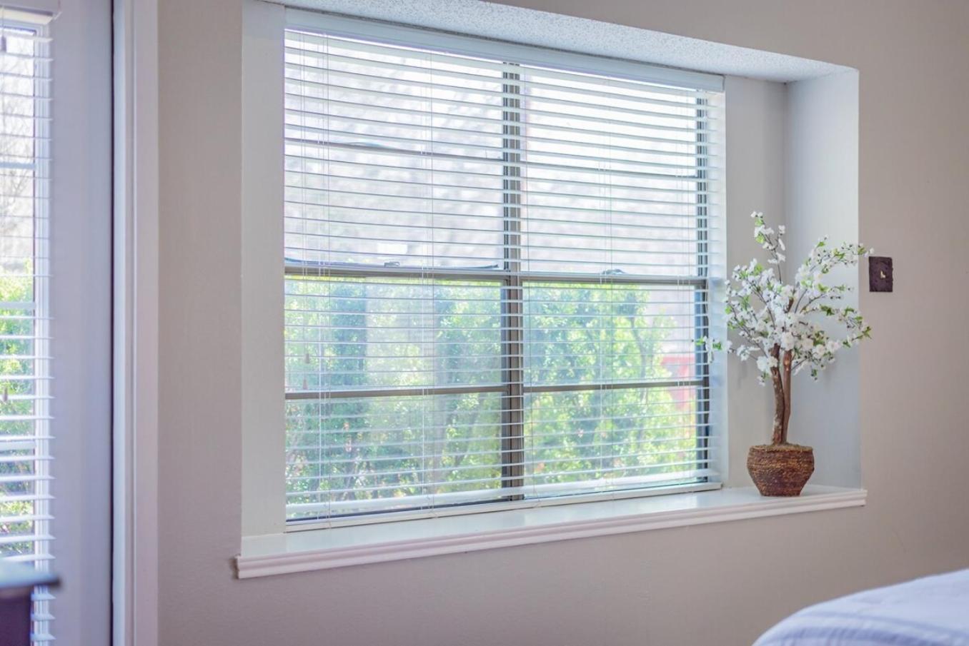 Beautiful With Pool, Games & Covered Patio *