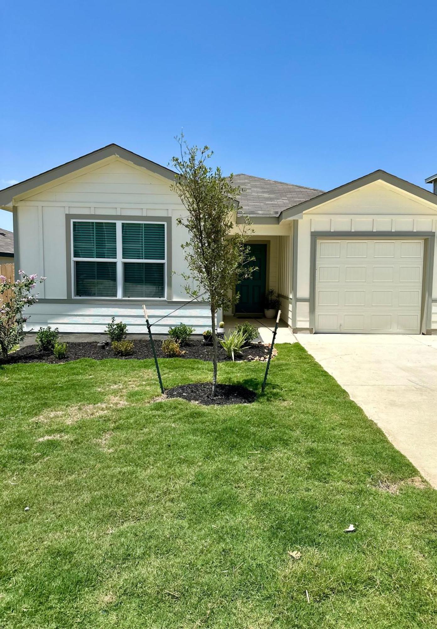 New Near Lackland, Seaworld * San Antonio