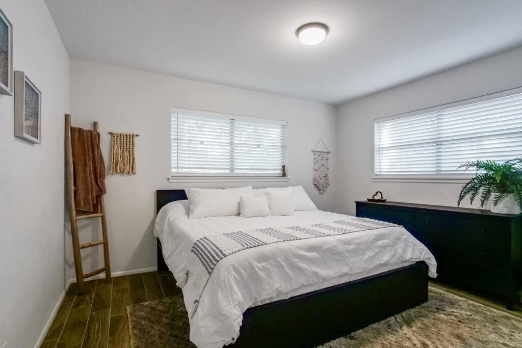 Huge Entertaining Boho Paradise Holiday home San Antonio