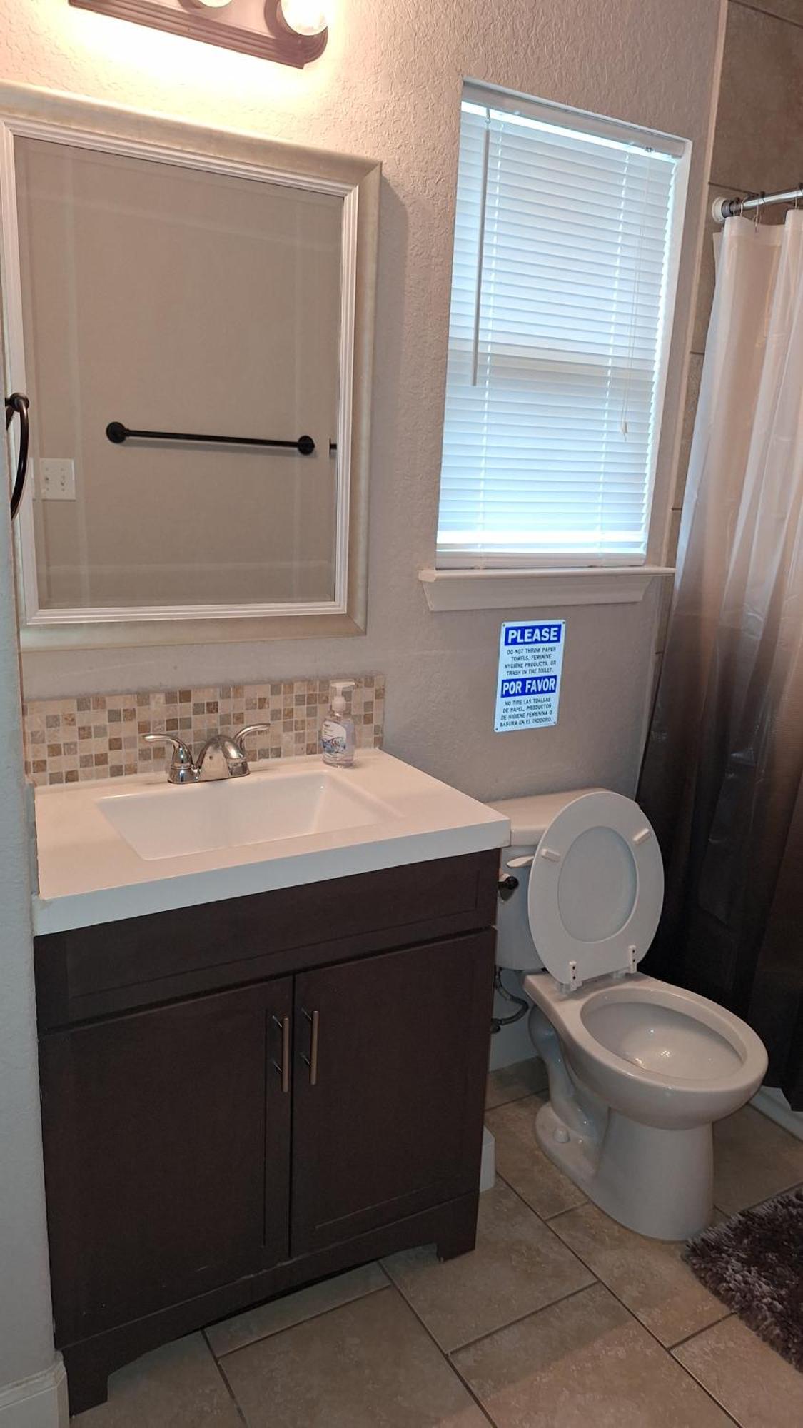 Gem With Movie Theater Near And Rafb Villa *