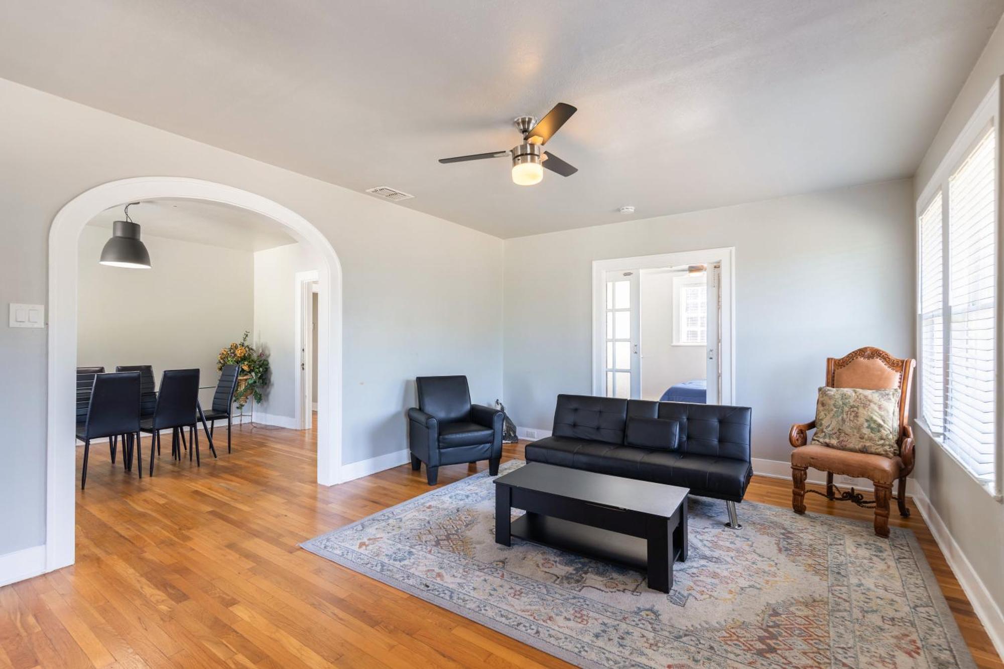 Holiday home 2 Bedroom Unit Near Downtown