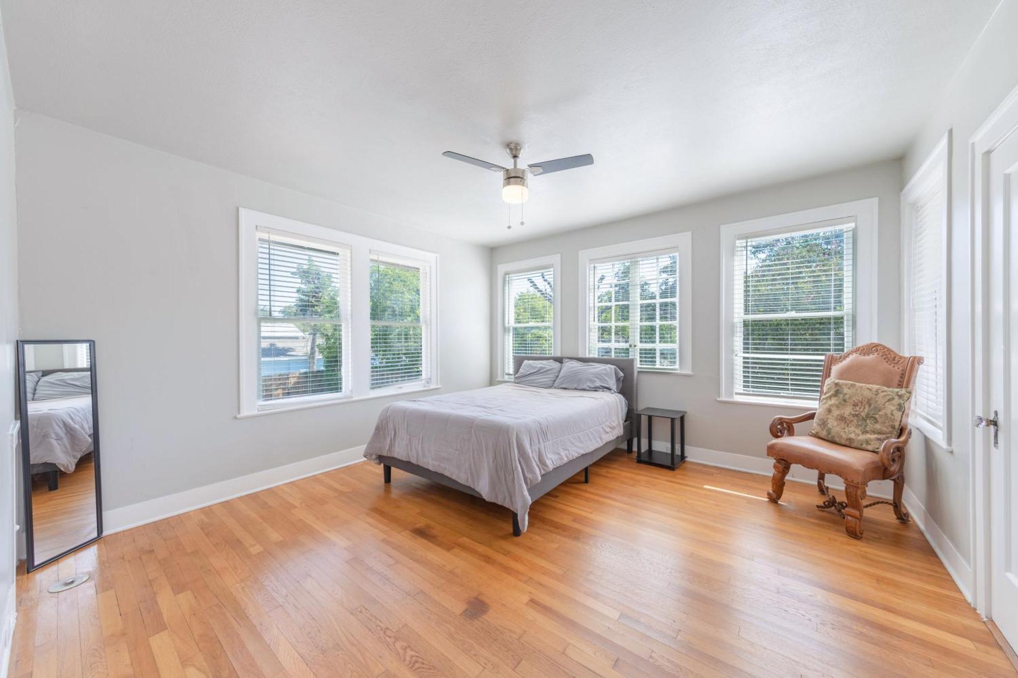 2 Bedroom Unit Near Downtown * San Antonio