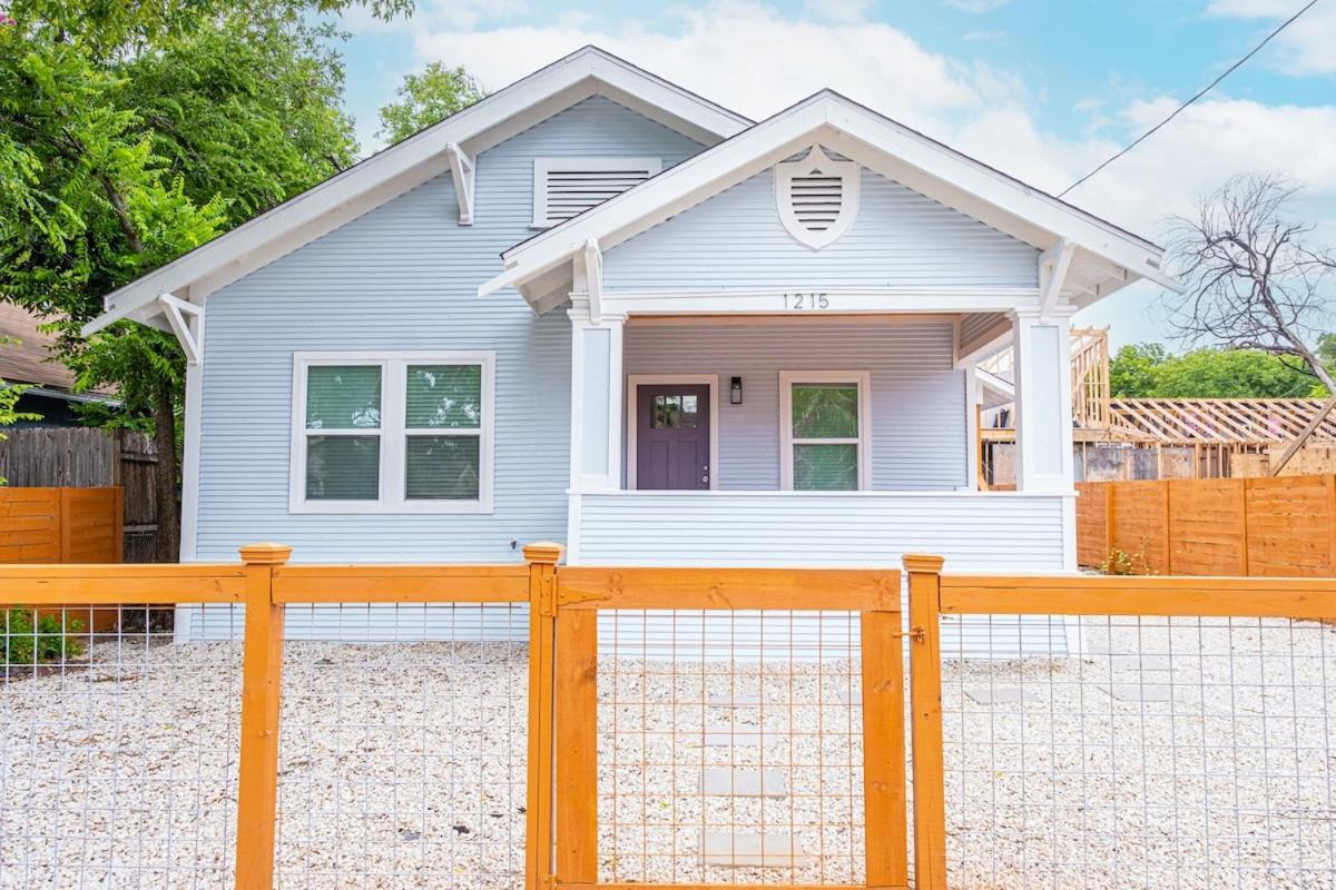 Holiday home Stunning Elegance 4br2.5 Ba Near Vibrant Downtown