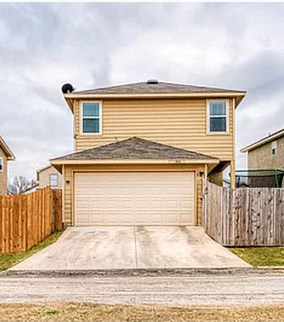 Gem With Movie Theater Near And Rafb Villa San Antonio