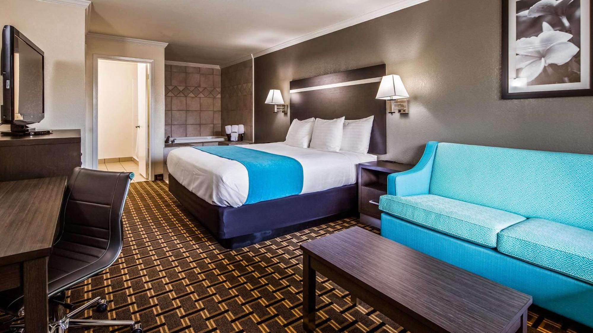 Best Western Garden Hotel 3*