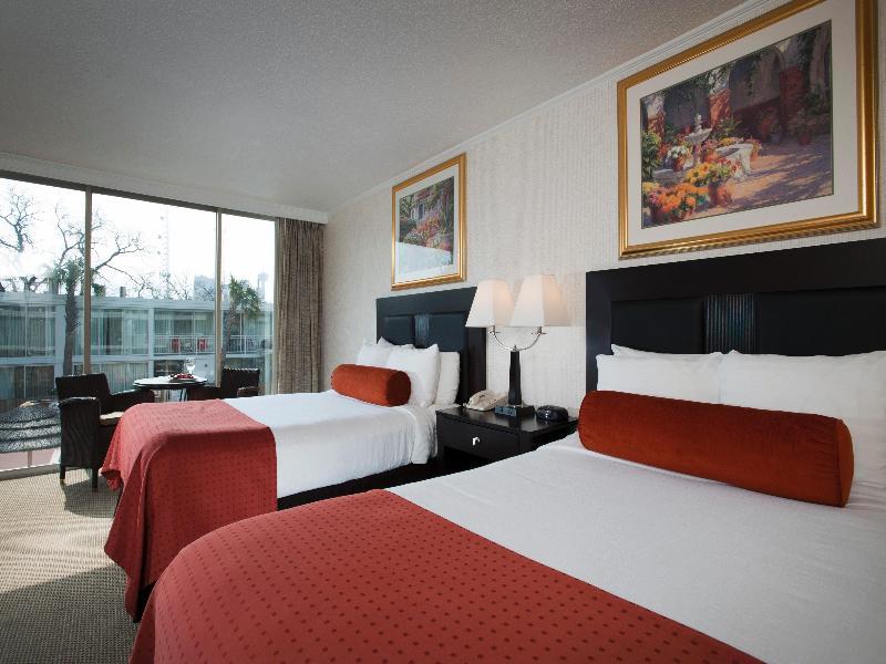 El Tropicano Riverwalk 3*