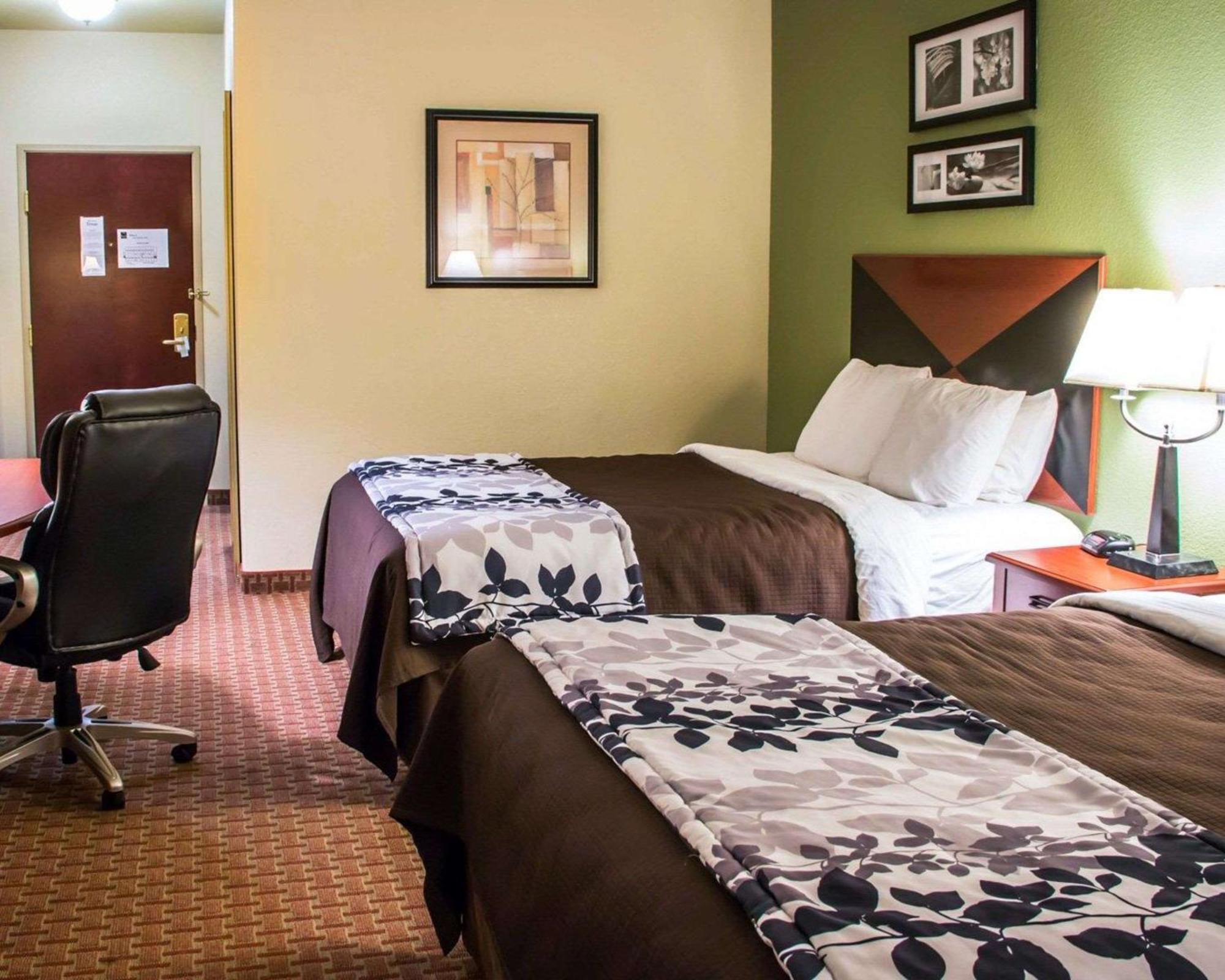 Sleep & At Six Flags 3* San Antonio