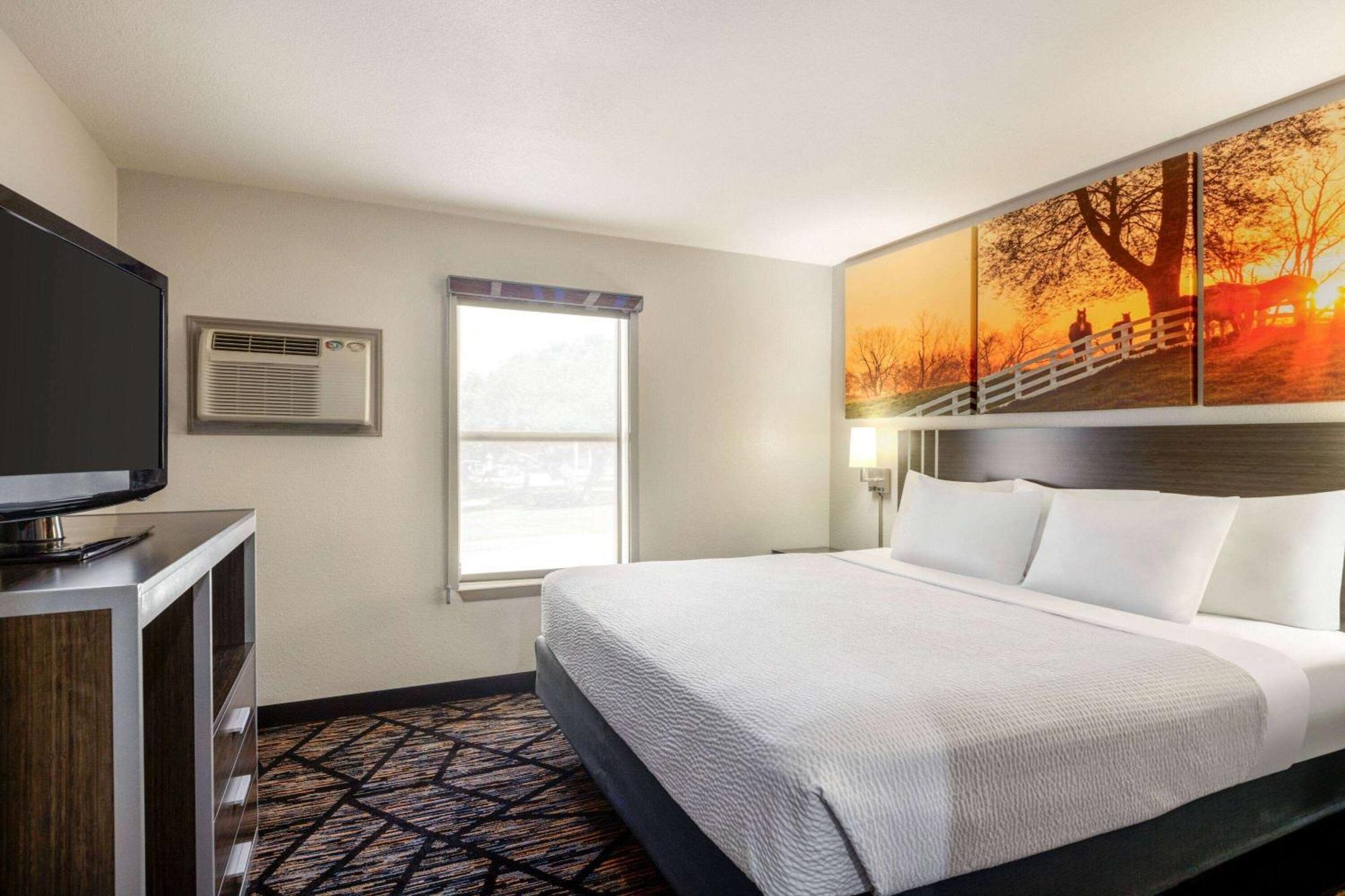 Hotel Days By Wyndham Near Fiesta Park San Antonio