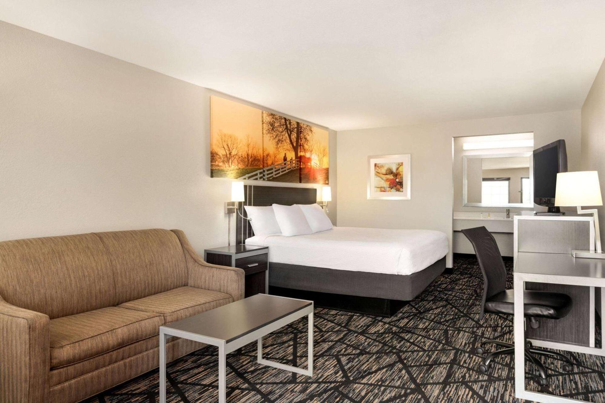 Hotel Days By Wyndham Near Fiesta Park San Antonio