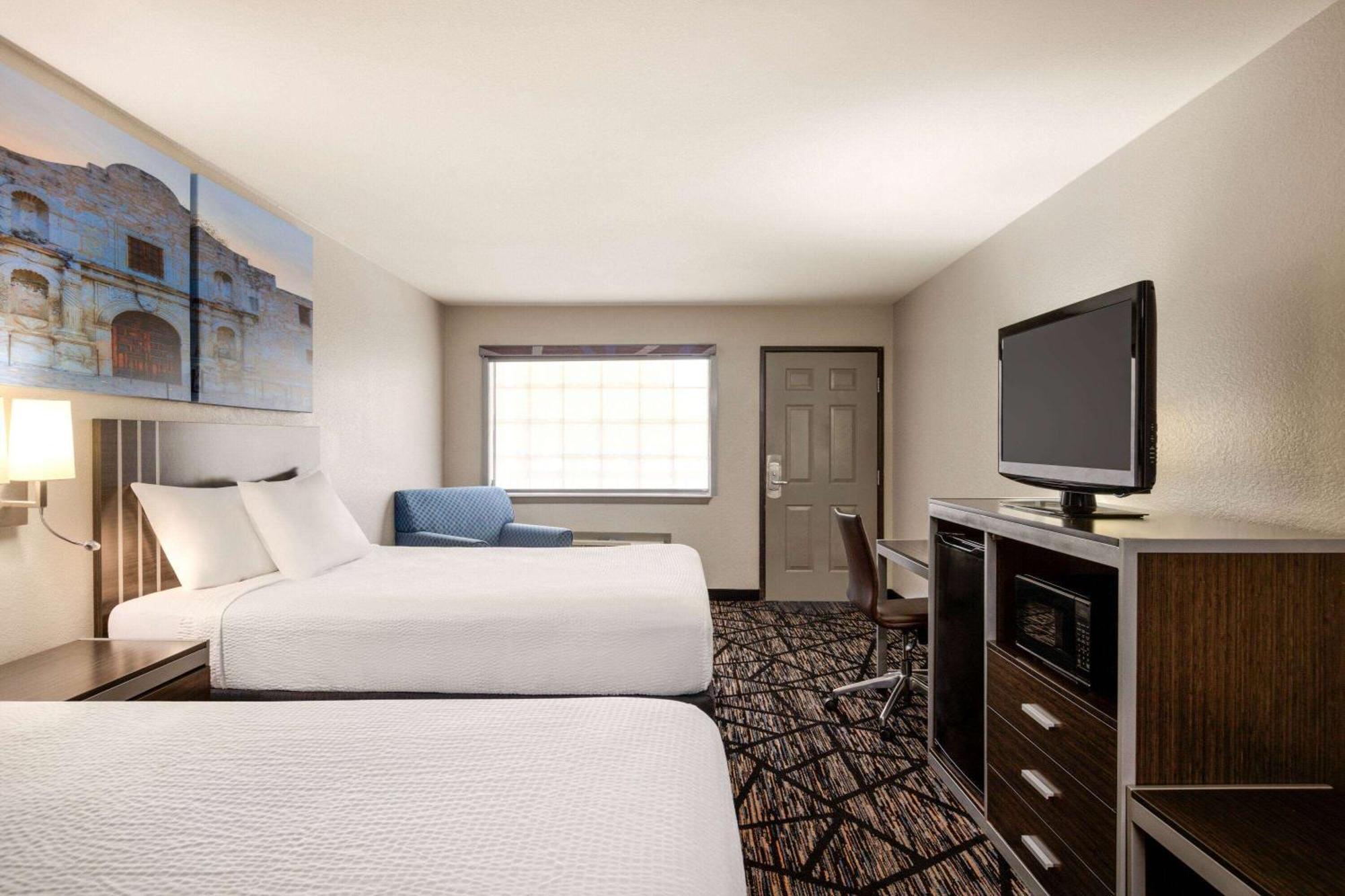 Days By Wyndham Near Fiesta Park