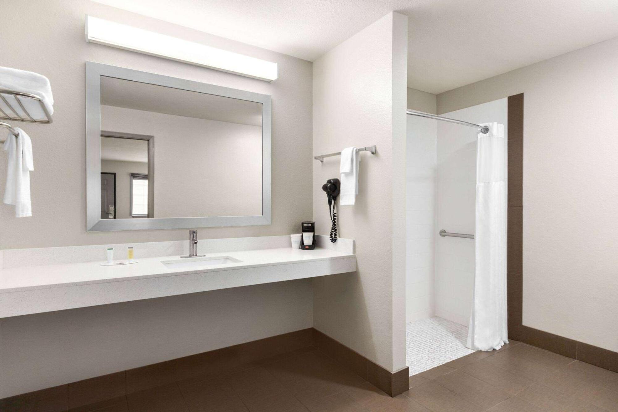 Days By Wyndham Near Fiesta Park 2* San Antonio