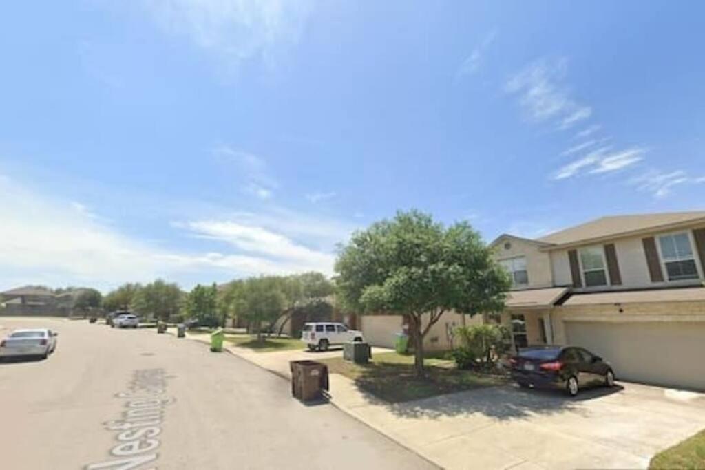 Cozy - Seaworld, Six Flags, Bmt Cup, Lackland Holiday home