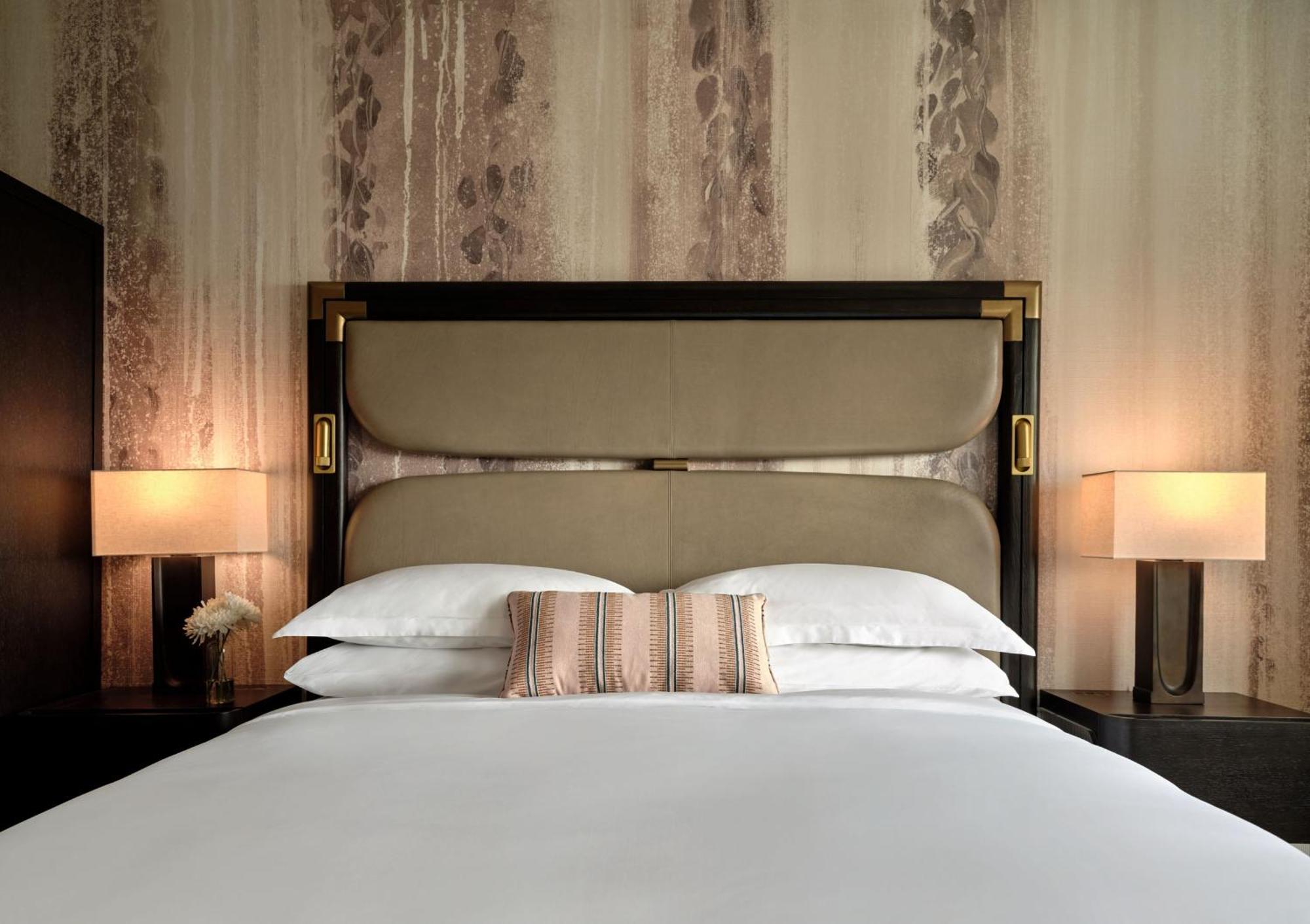 Intercontinental Riverwalk By Ihg Hotel 4*