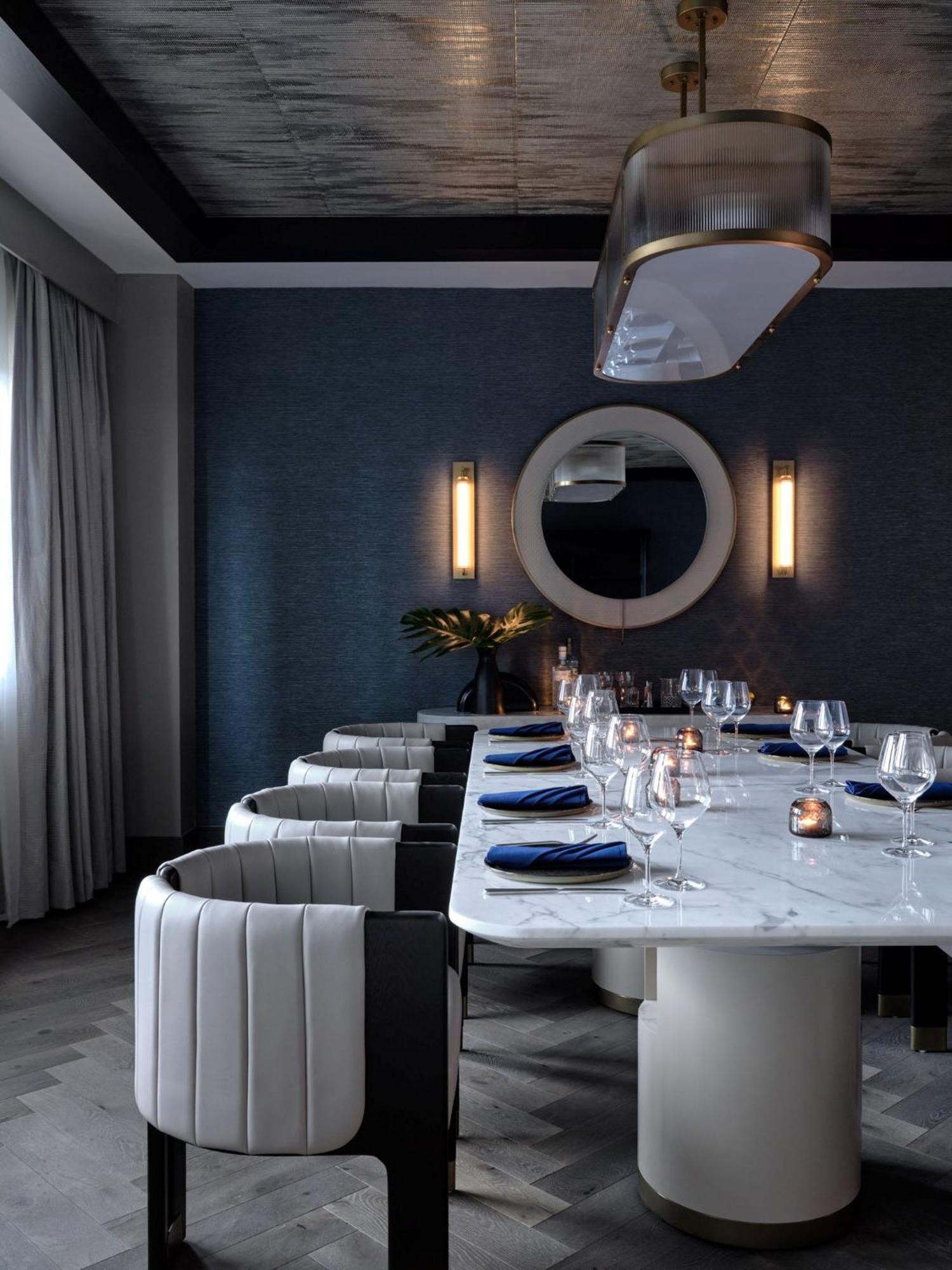 Intercontinental Riverwalk By Ihg Hotel 4*