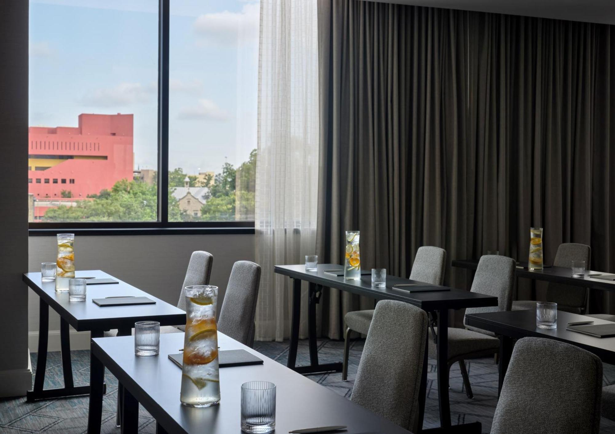 Intercontinental Riverwalk By Ihg Hotel San Antonio