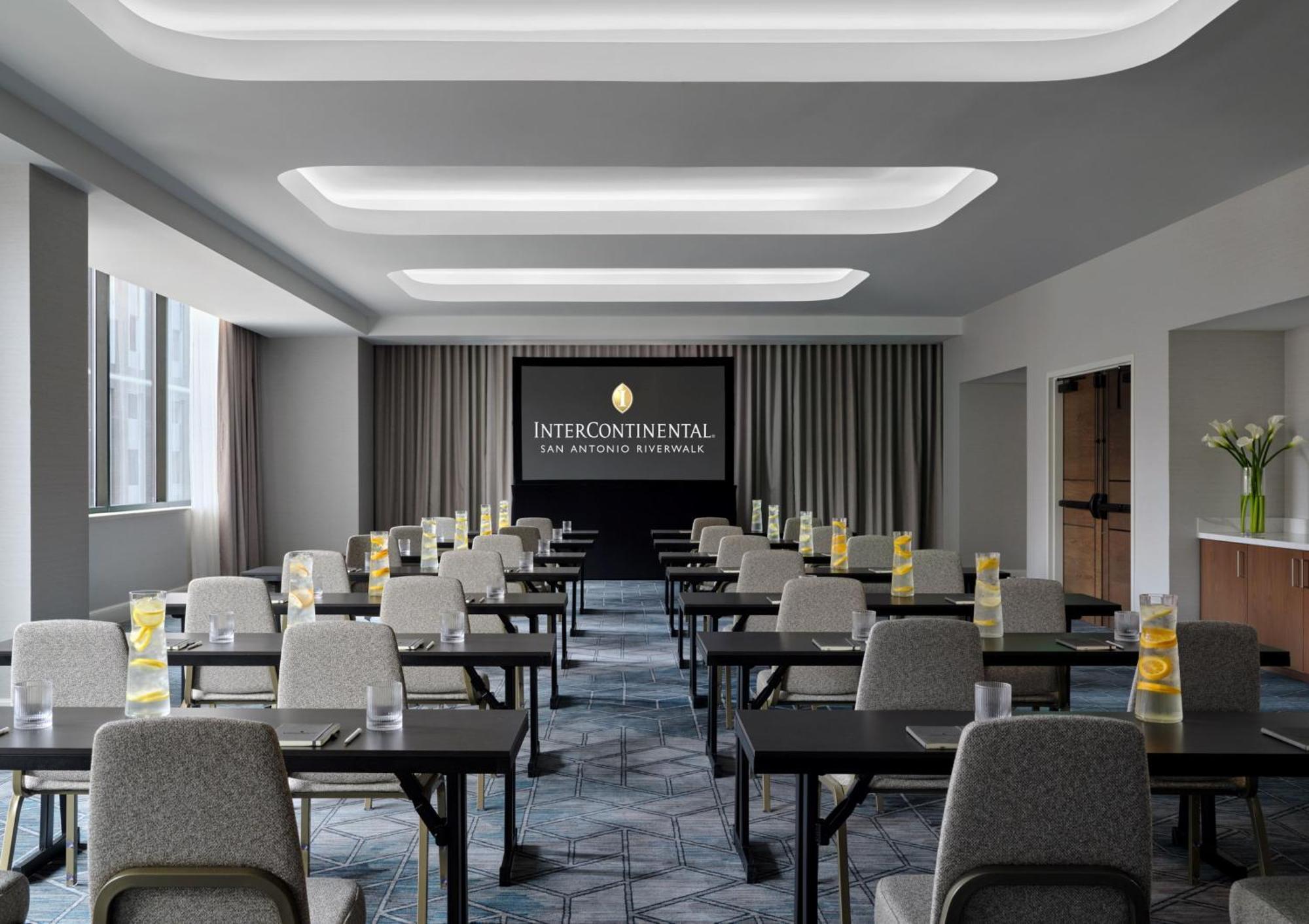 Intercontinental Riverwalk By Ihg 4*